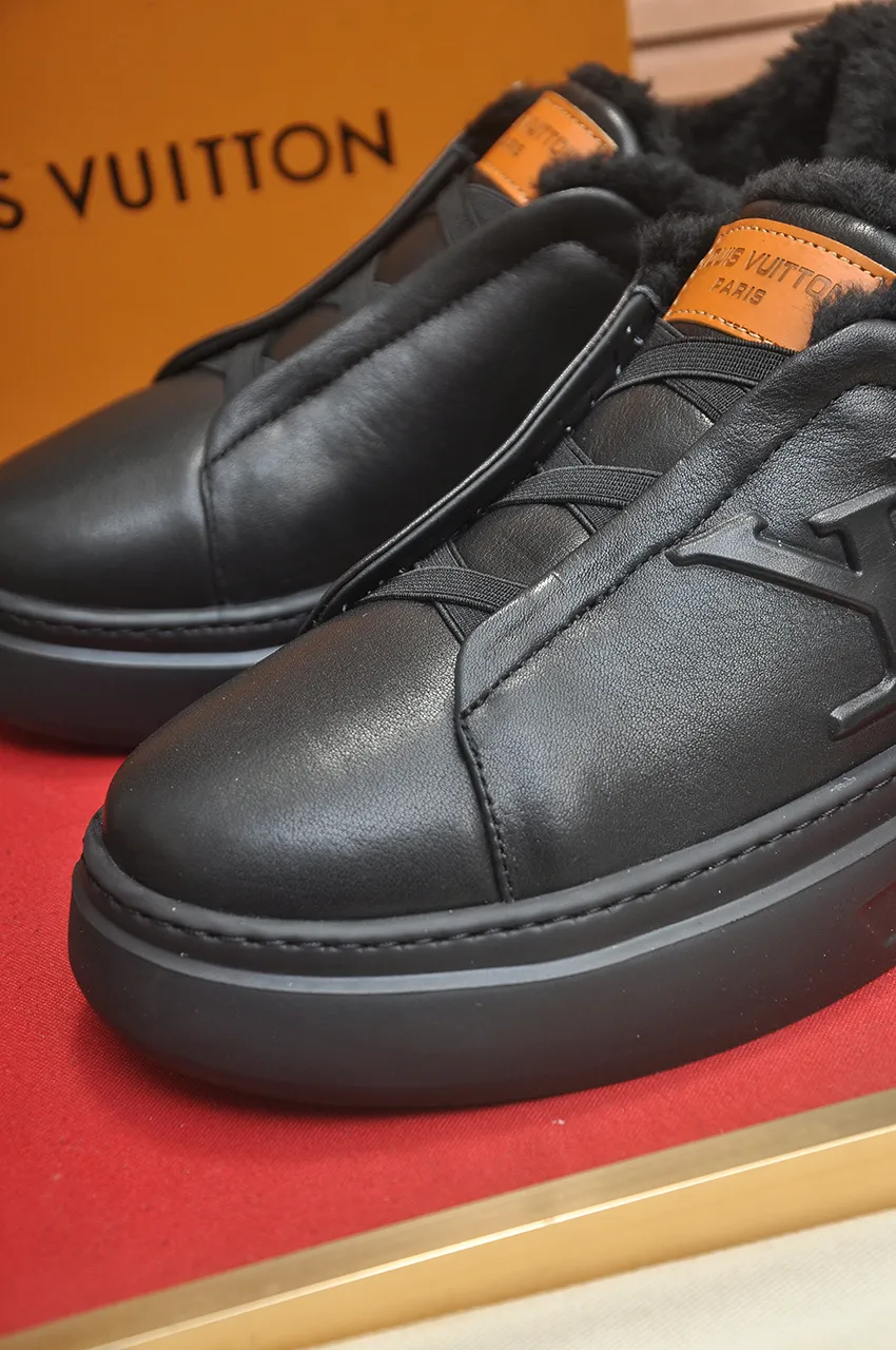 Men's men's shoes 💰500💶【LOUIS VUITTON】(Full wool lining) Same style as LV Louis Vuitton official website [Proud] Original single hot model LV original factory cowhide 👑1:1 original plate Sheepskin lining 👘Use imported cowhide. Body accessories one-to-one mold opening 💪 counter quality 🙏 Dear friends, if you are still worried about wearing matching shoes 💋, then these shoes are your best choice 🎁🎁! 38-45 (45 is custom-made and cannot be returned or exchanged)